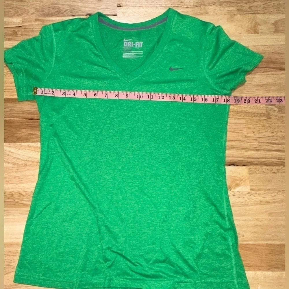 Nike Dri-FIT Women’s Green V-Neck Tee (Size M)
